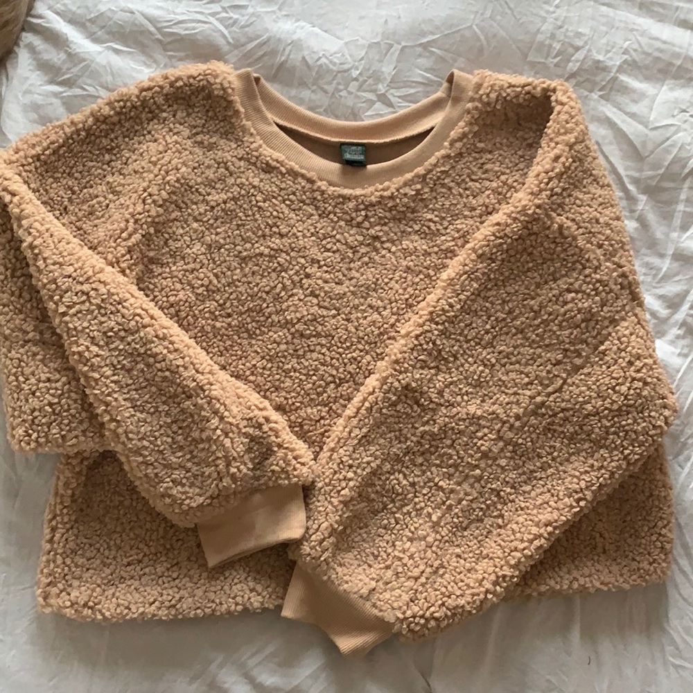 Oversized cropped sweater